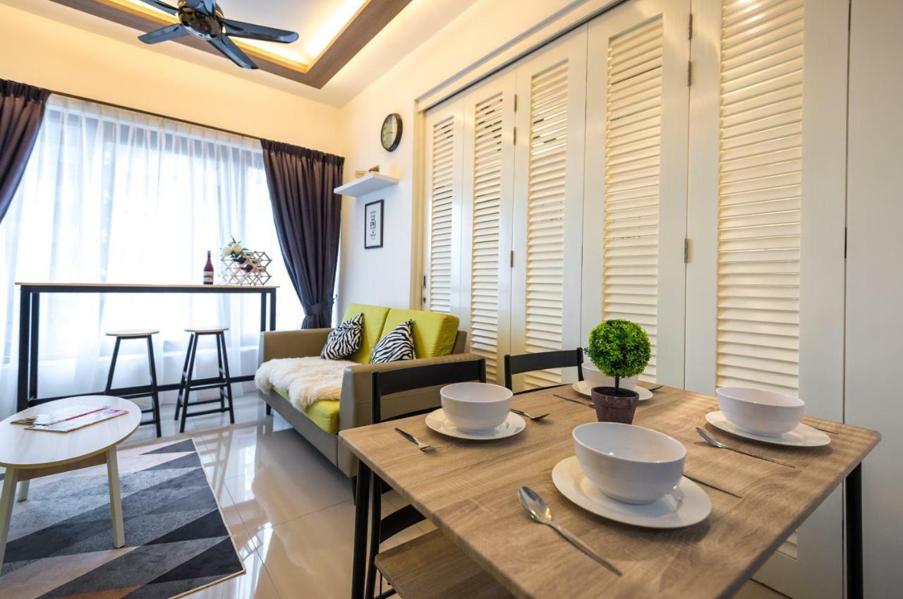 700 M² Dengan 2 Bilik Tidur Dan 2 Bilik Mandi Peribadi Di Pangsapuri Georgetown